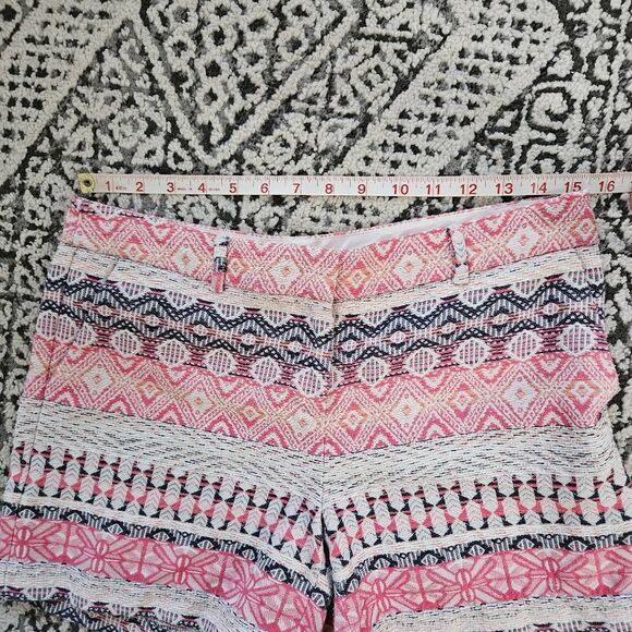 3/$15 Dahlia Pink Printed Dressy Shorts Size 6 - Picture 3 of 5